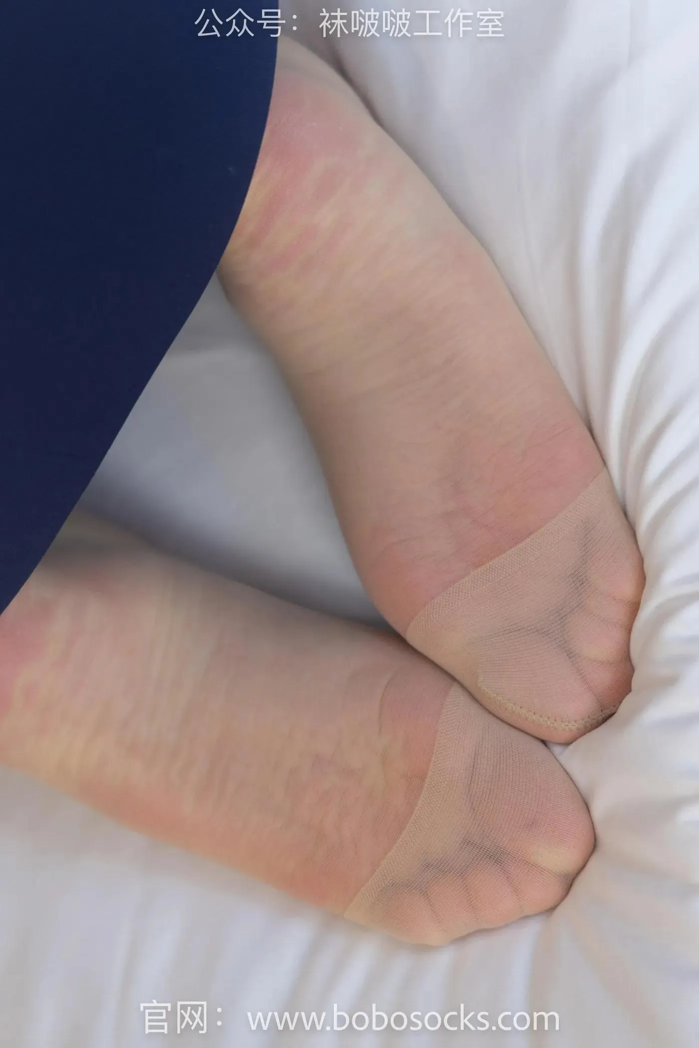 [BoBoSocks袜啵啵]NO.114 小甜豆-高跟鞋、帆布鞋、肉丝、厚黑丝 [175P]插图5